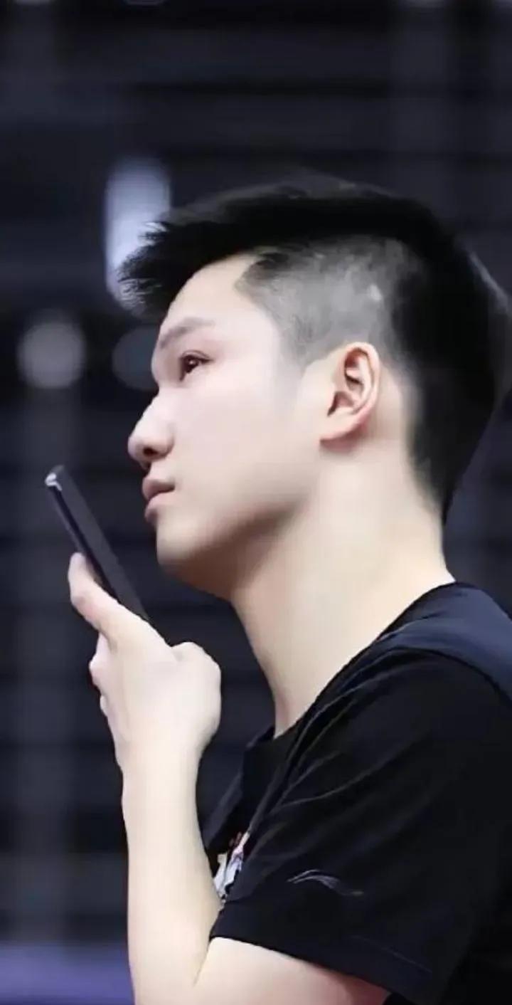 小胖去哪儿了？乒超联赛上海地产集团葫芦里卖的什么药？
2023乒超联赛男团半决赛