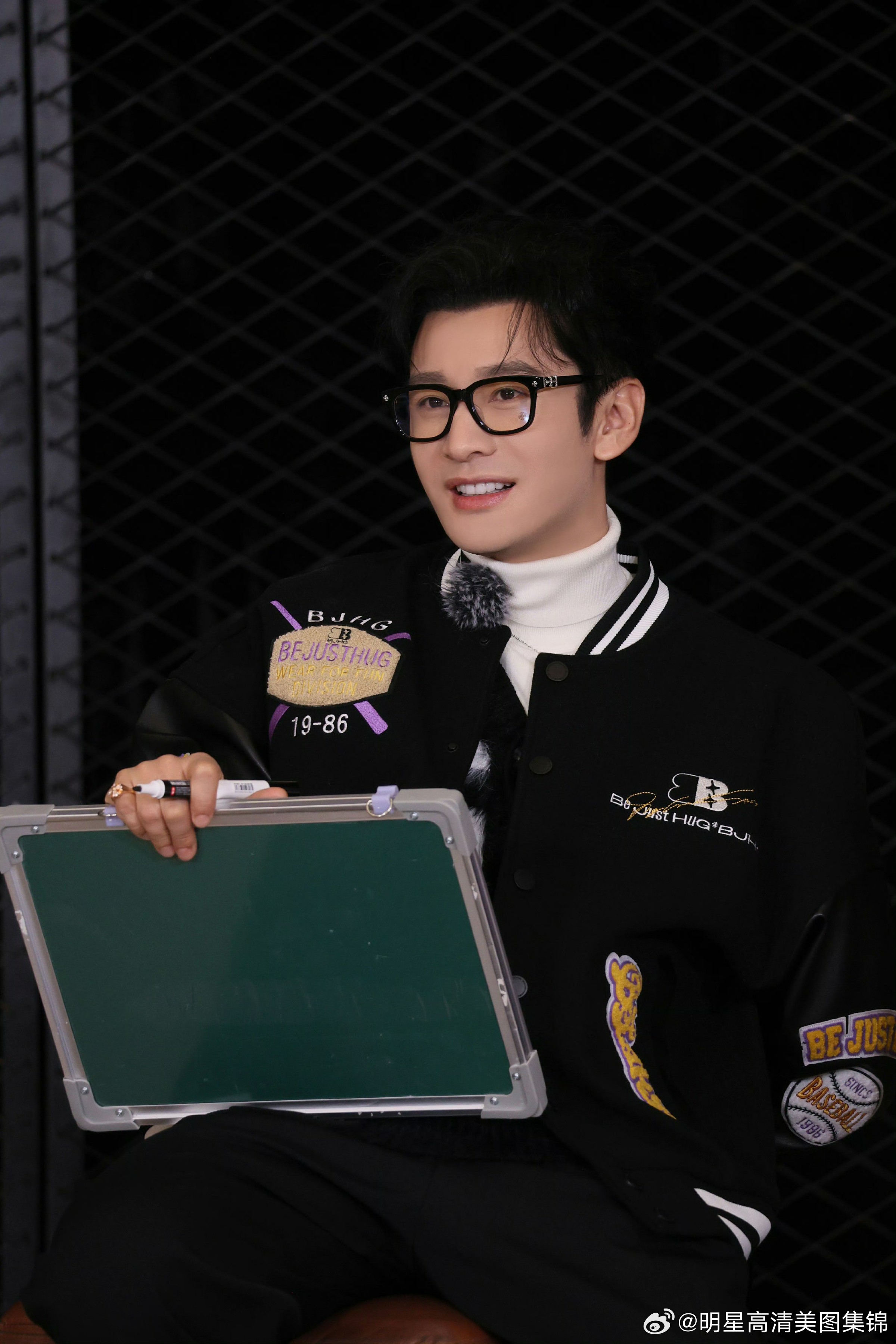 黄晓明 《宇宙闪烁请注意》收官夜情绪拉满 黄晓明腹肌表白爆闪兄弟团  真正让收官