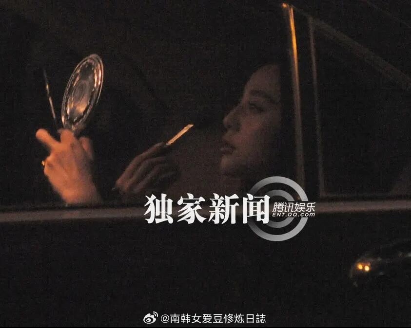 狗仔镜头下的范🧊🧊“眉眼鼻梁，笔笔中锋，像王羲之的字” ​​​