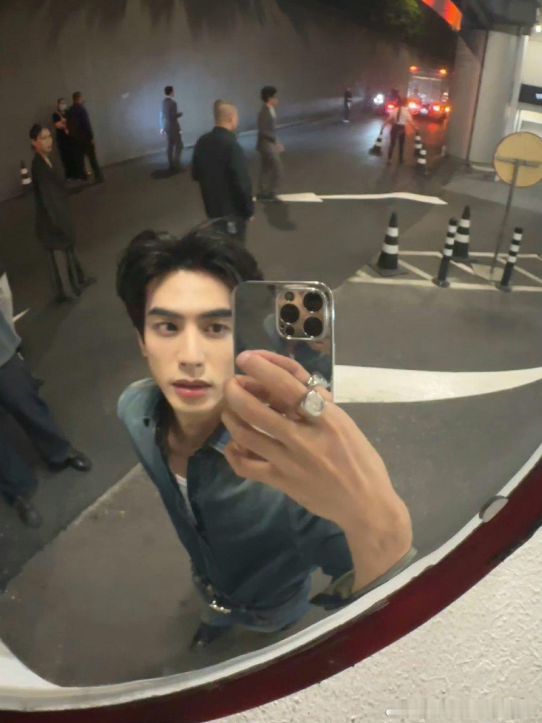 宋威龙晒照找不同宋威龙晒照找不同 