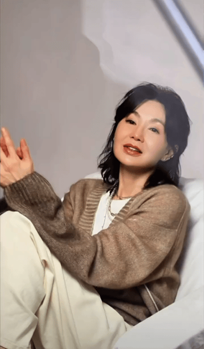 张曼玉61岁状态爱马仕老了还是爱马仕，张曼玉老了仍是张曼玉61岁素颜上镜拍vlo