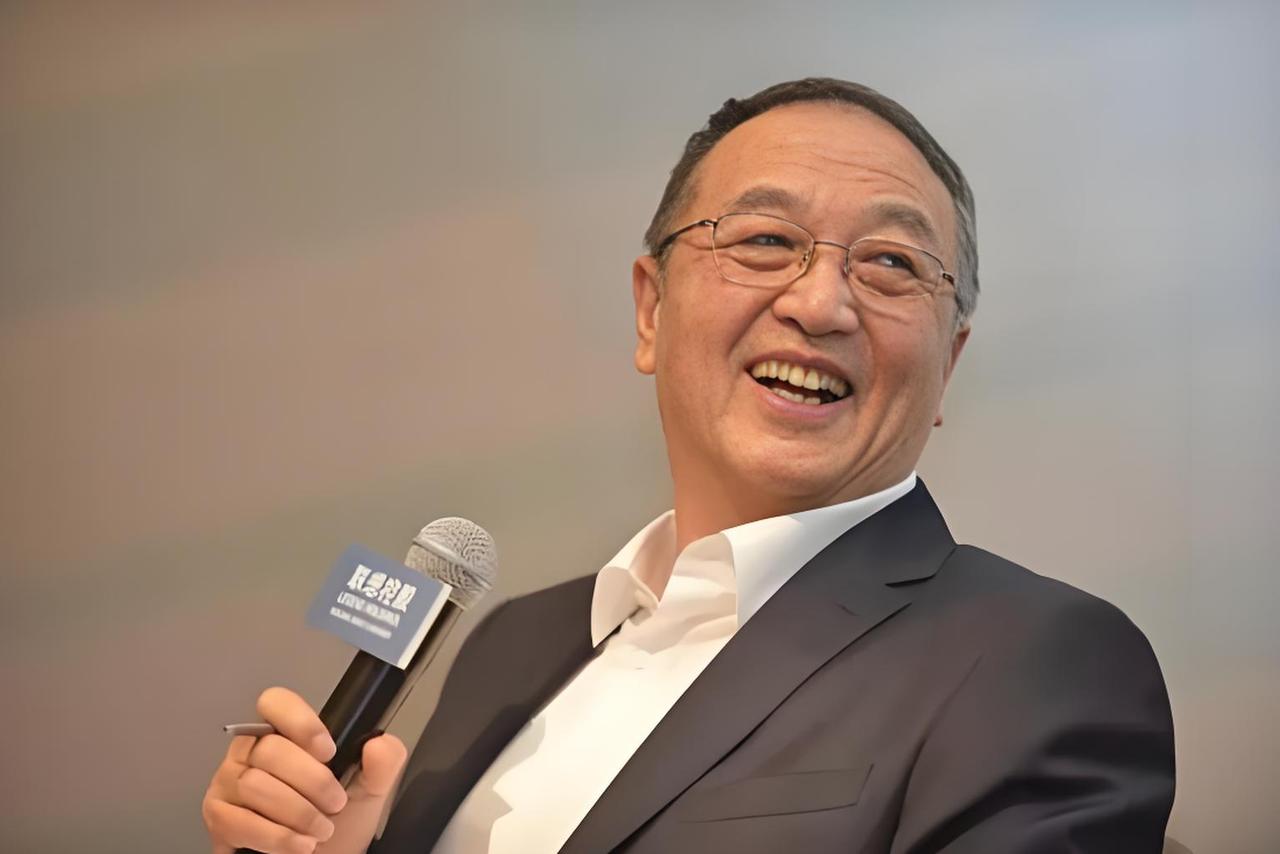 有人在我给柳传志写的那首诗下面评论，汉字都不敢用，拿拼音打了个“huo guo 