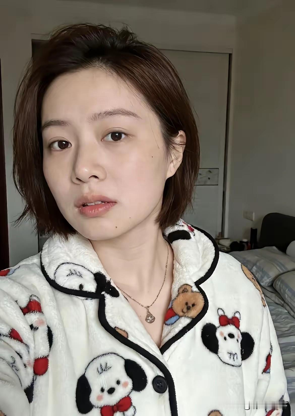 90年的，属马，2026年马上36了，素颜，你们讲真话，到底老不老？丑不丑？