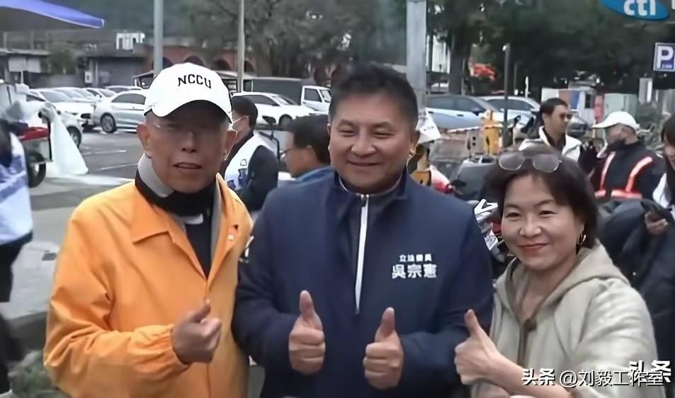 吴宗宪宜兰县长党内初选胜出，民进党立即对其展开猛攻，称其为“亲中”的“郑丽文代理