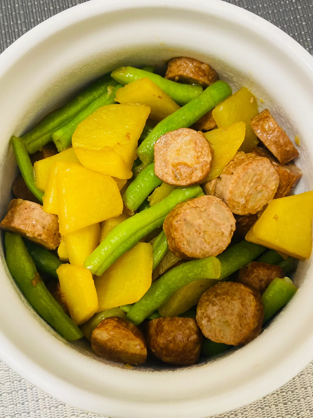 纯素腊肠炖土豆豆角🫛真的是嘎嘎香！