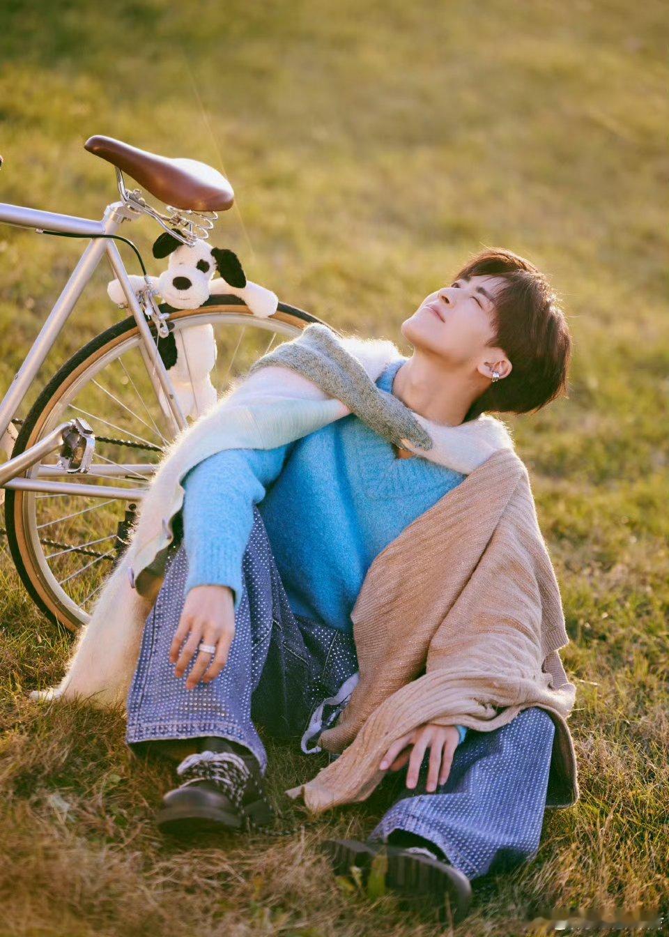 何洛洛分享彩色蝴蝶何洛洛镜头下的彩色蝴蝶太美了，瞬间把人带进阳光充沛的雨林！这拍