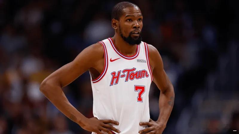 今天NBA常规赛火箭客场对阵鹈鹕的比赛已经结束。全场战罢，历经1个加时火箭以12