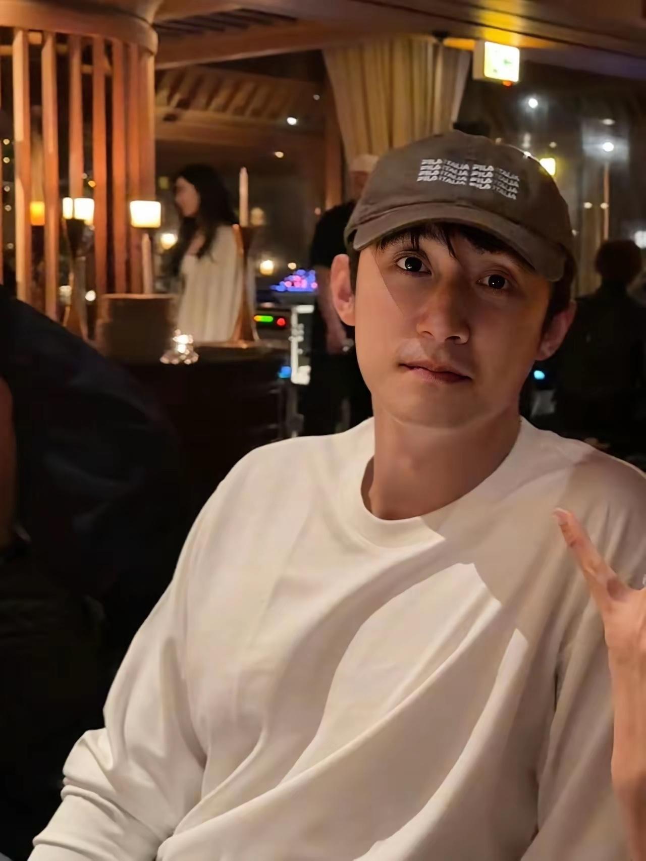 黄景瑜的帽子是什么牌子的？颜色挺好看的