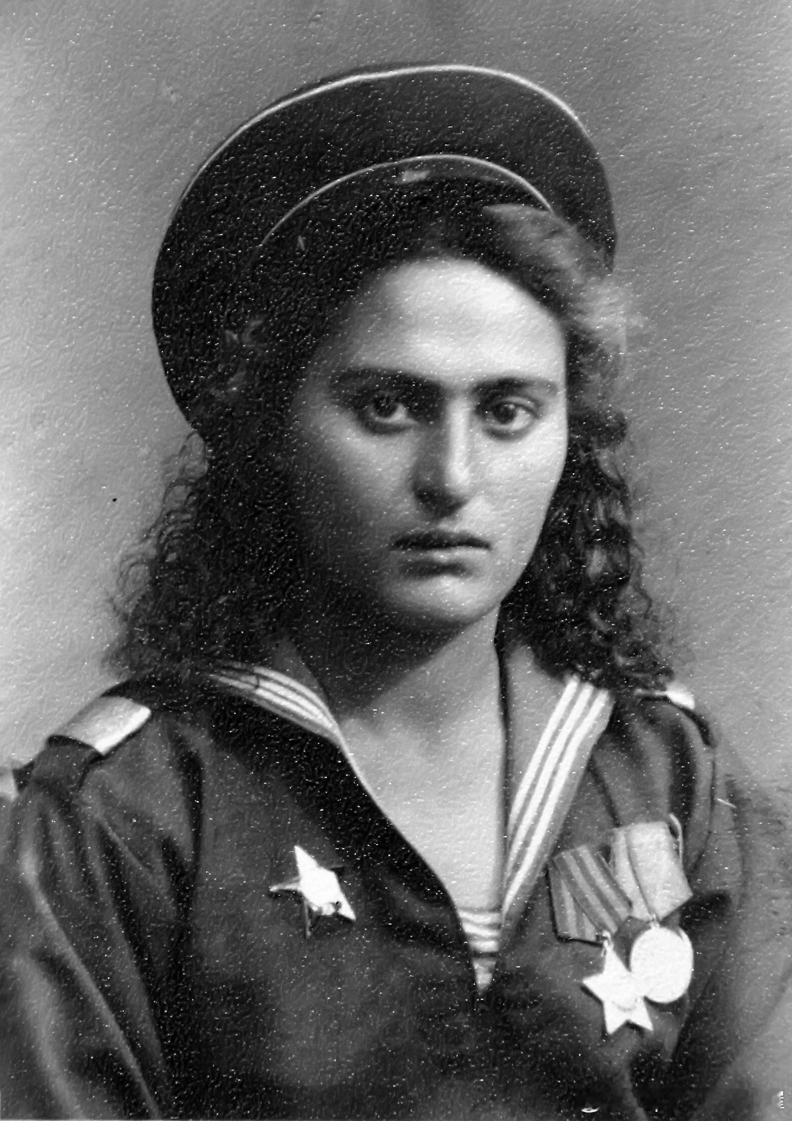 1944年黑海舰队独立海军步兵第83旅独立步兵第16营连卫生官、军医上士Вале