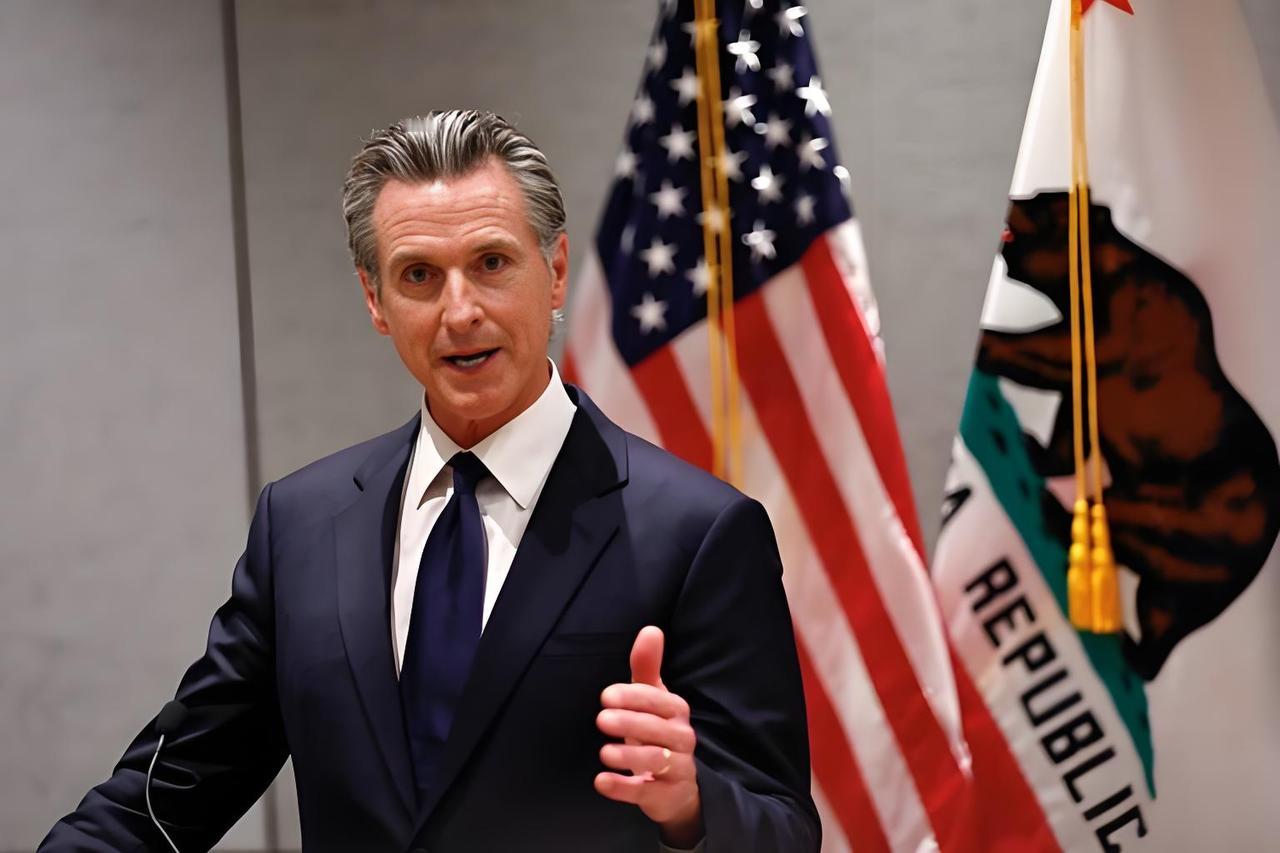 纽森领跑民主党总统候选人，超越哈里斯，稳了吗？

美国加利福尼亚州州长加文·纽森