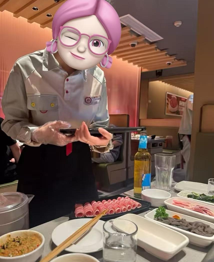 2025年，海底捞员工减少11558人❗
海底捞2024年年度业绩公告披露，截至