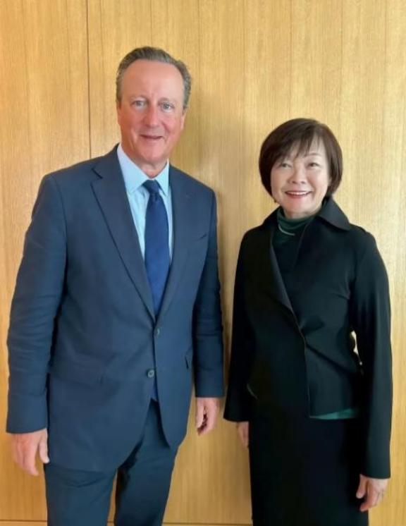 安倍晋三要是泉下有知，估计得气得翻个身——他老婆安倍昭惠在他死后，直接开启了“环