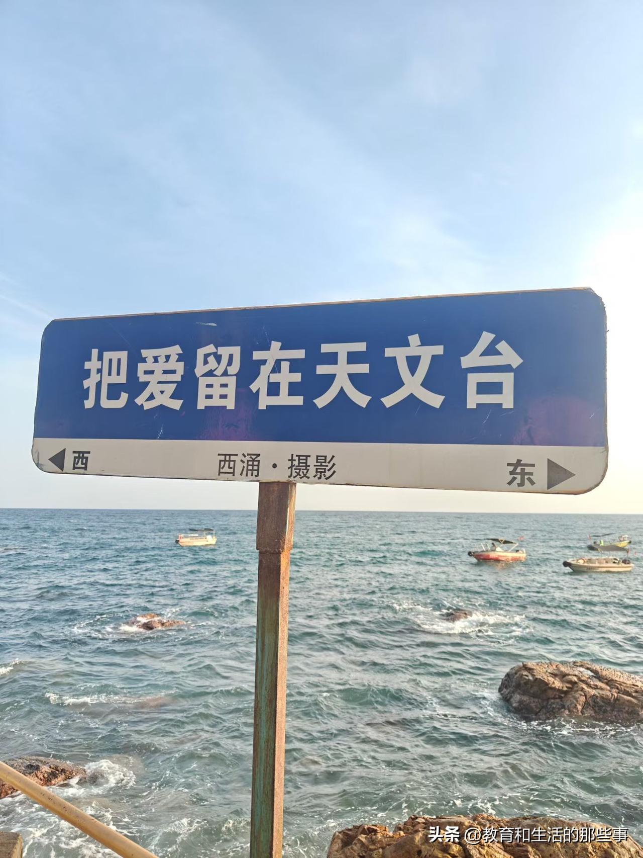 别把亲戚看得太重，
亲戚关系，
其实都很庸俗。

爷强则姑亲，父强则叔亲，
母强