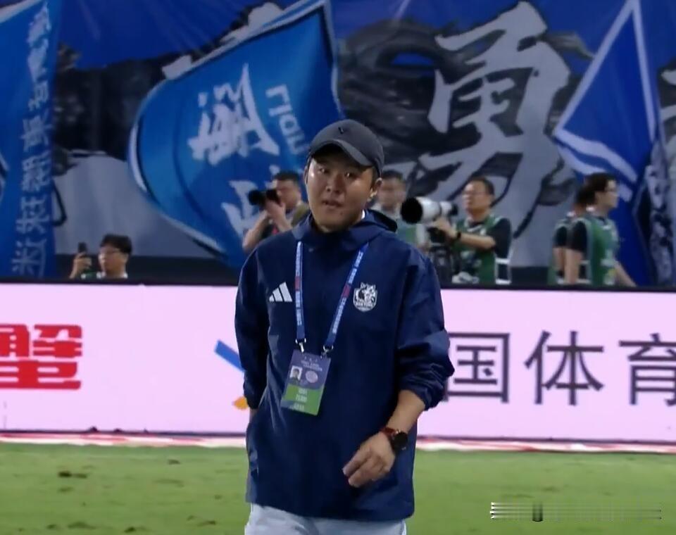自从高万国接手苏超南通队主教练后，已经三连胜，三个1-0。有人说是运气好，打镇江
