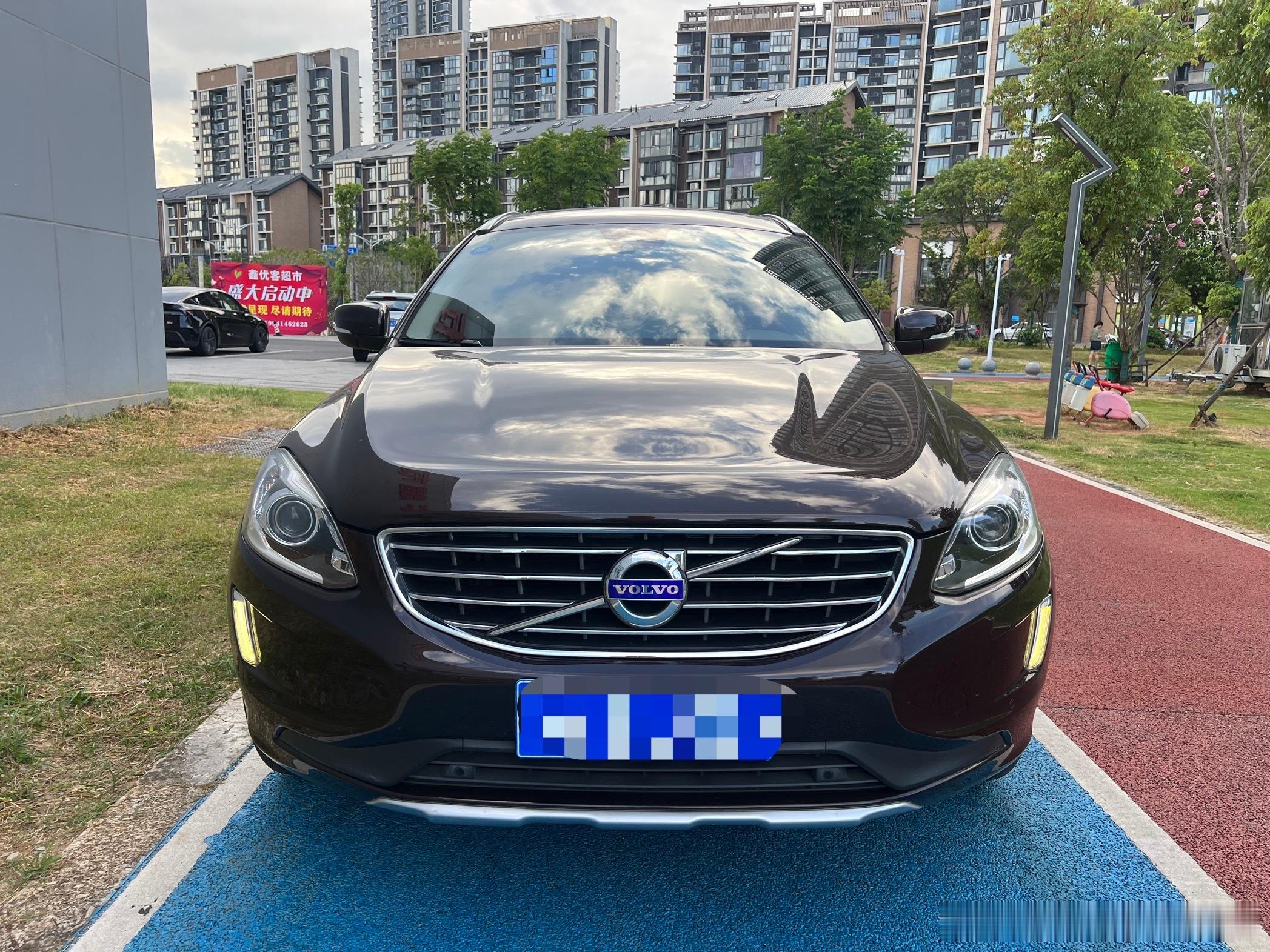 17年沃尔沃XC60，一手车，9万公里，价格便宜，5.X ​​​