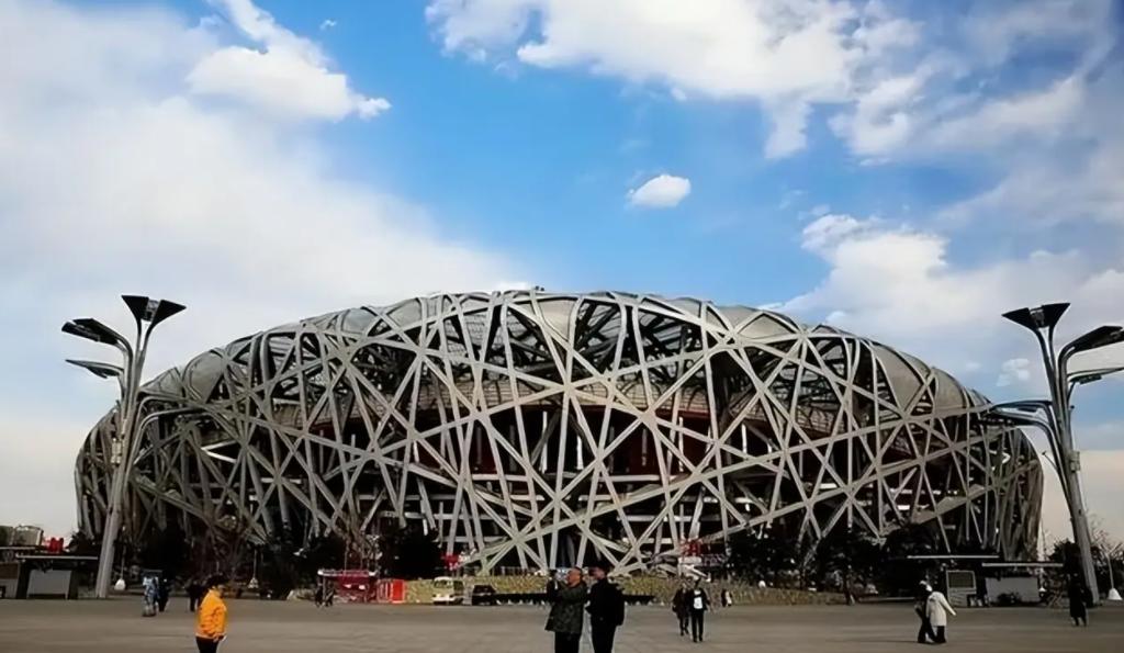 拆除“鸟巢”？2003年开工，耗费34亿占据北京黄金地段，每年维护费用高达800
