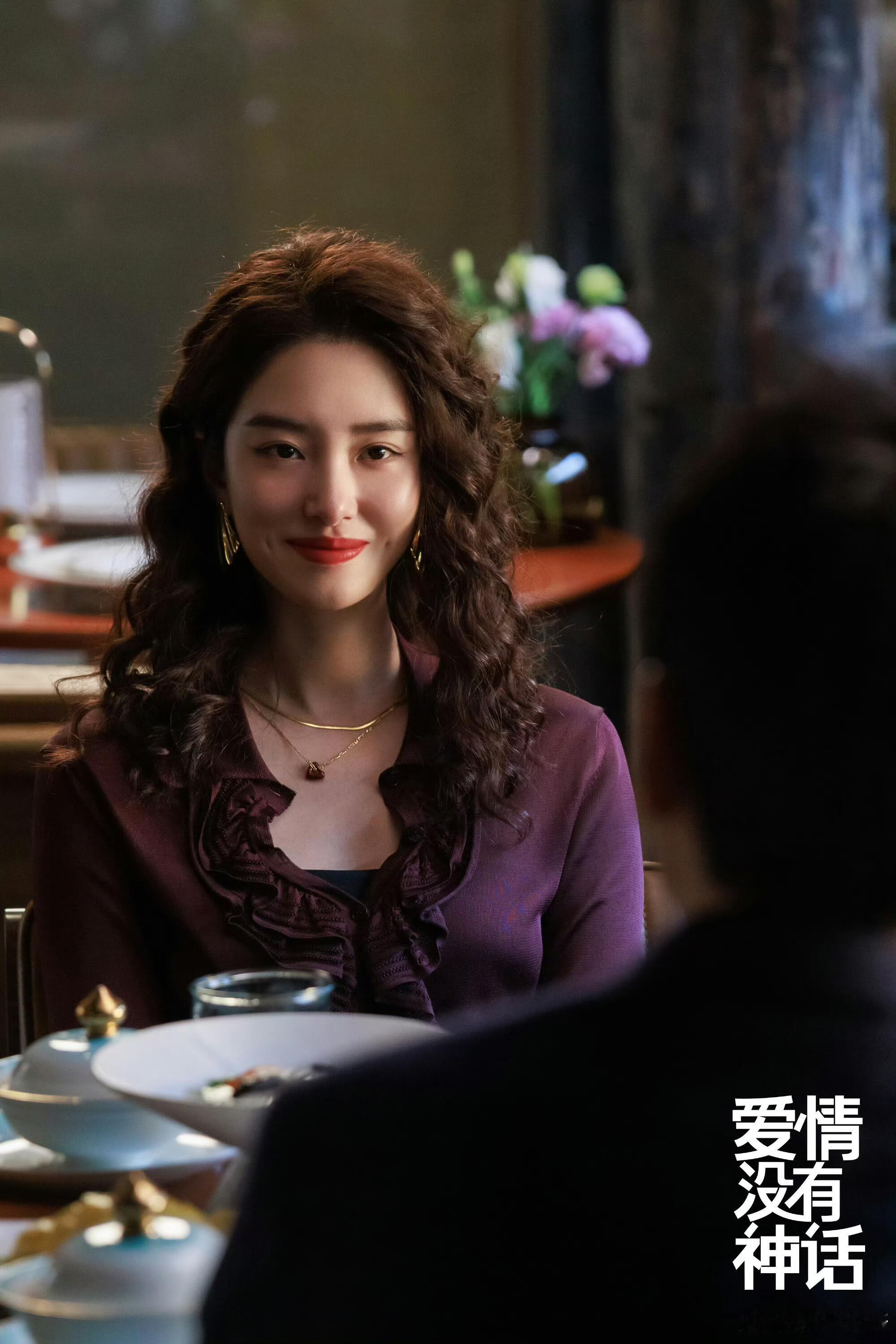 她妈眼里涂指甲油都算勾引 天呐，涂指甲油怎么就成了勾引？周媚妈妈这逻辑也太窒息了