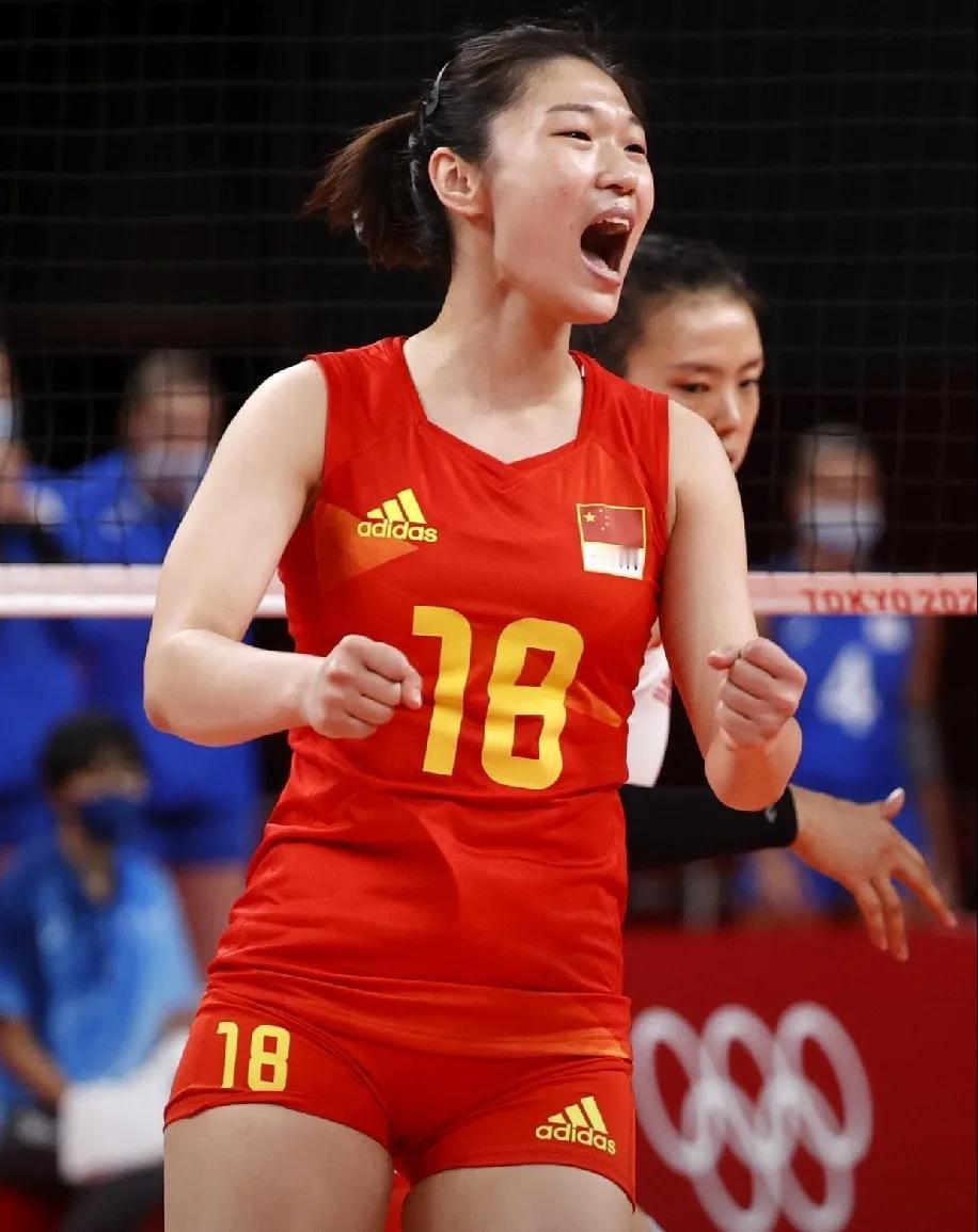 王梦洁打了11个赛季赚了多少钱？

第一份，3年赚了78万元，山东女排；

第二