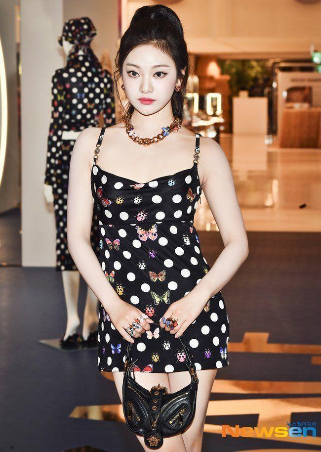 其实这个时期还挺萌的。 