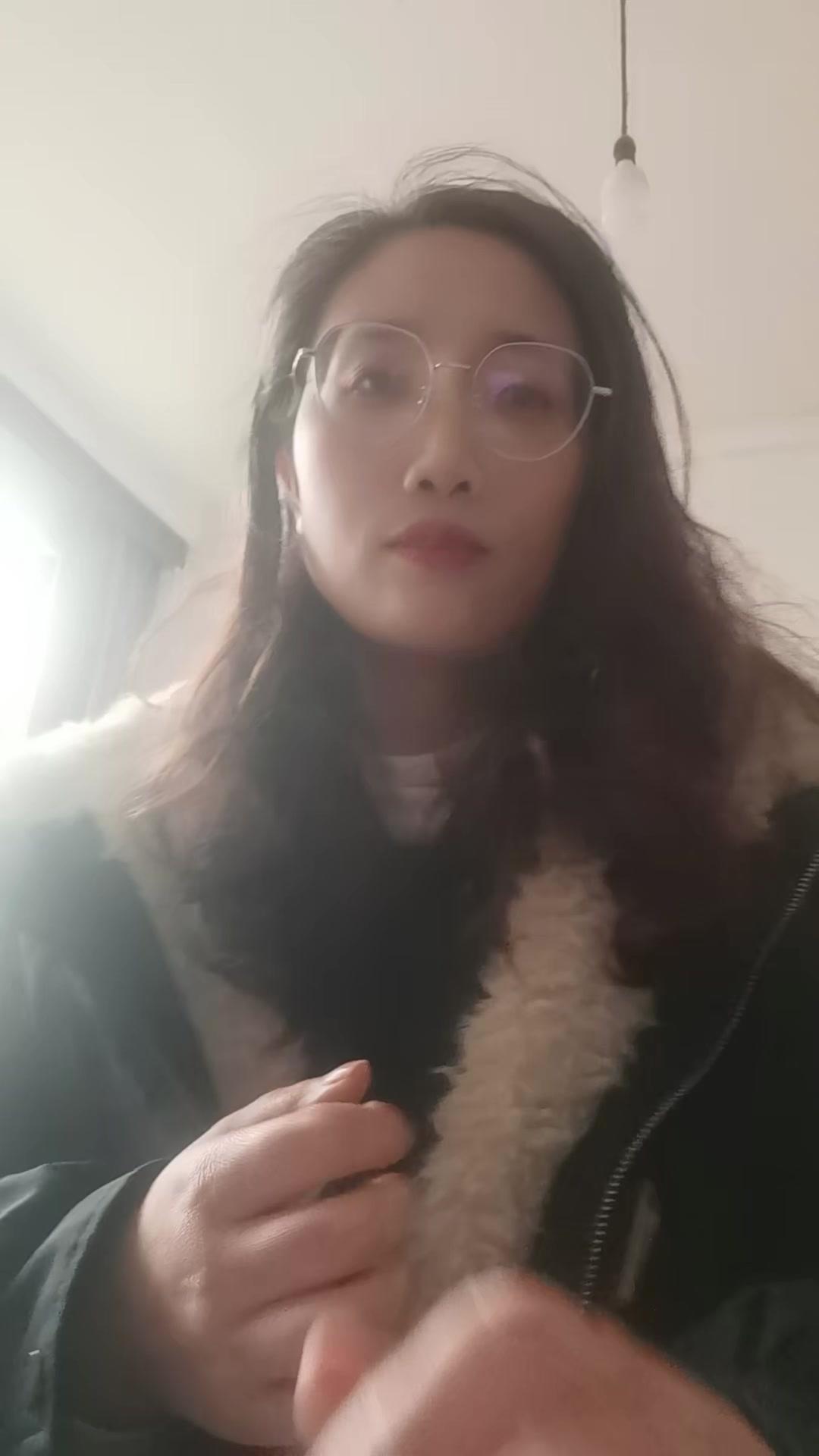 如何拒绝爱打听的人？学会这招让恶意归零！
🤫被打听隐私时别慌，直接反问就好。对