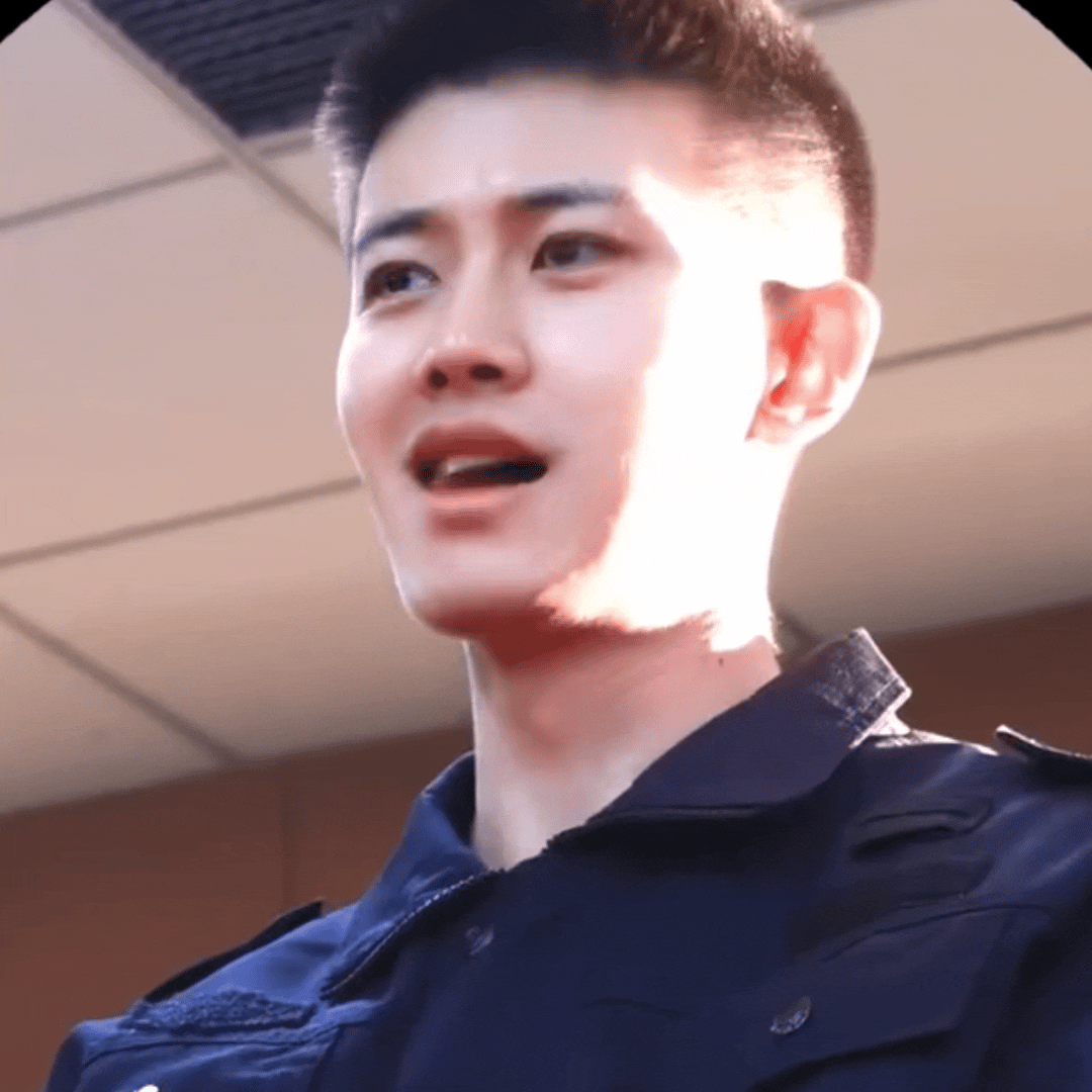 论动手能力可难不倒任嘉伦，
任嘉伦不光长了一双美手，
还是一个能手，动手能力很强