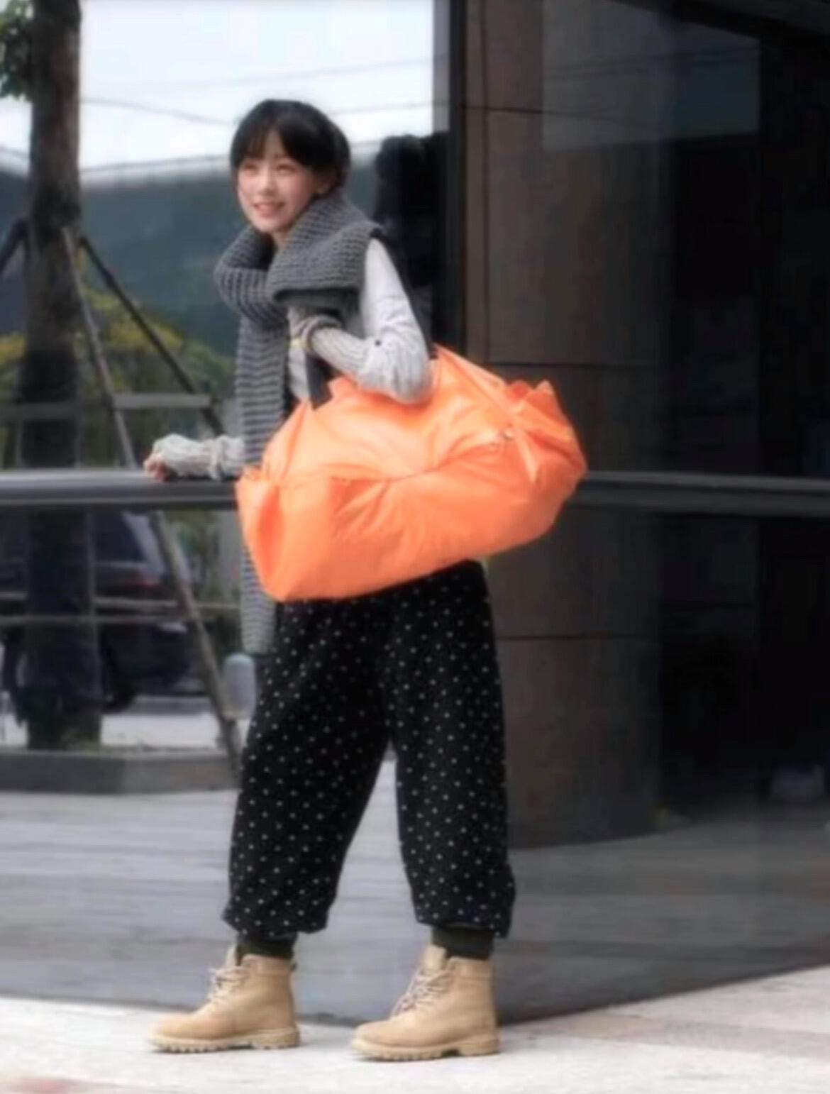 考古早期的陈都灵～每次考古嘟嘟总能发现很多没看过的照片 不愧是世界上照片第三多的