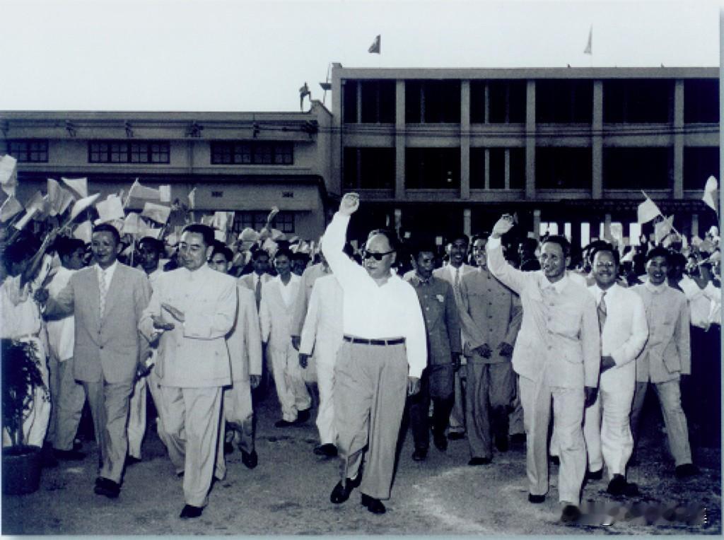 【周总理历史上的今天——5月10日】
1960年5月10日，周恩来总理、陈毅副总