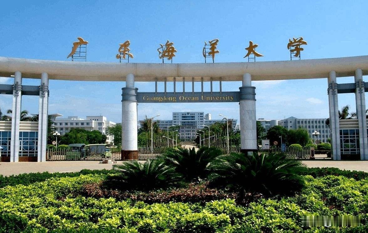 教育是最廉价的国防！连最基本的住宿环境都搞不好，教育就没有希望。图/日前，有网友