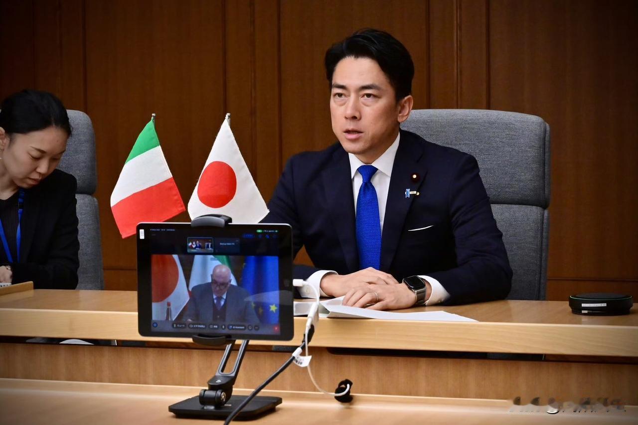 恶人先告状，小泉进次郎现在忙得很，昨天向美国、英国、加拿大和德国驻日大使汇报了相