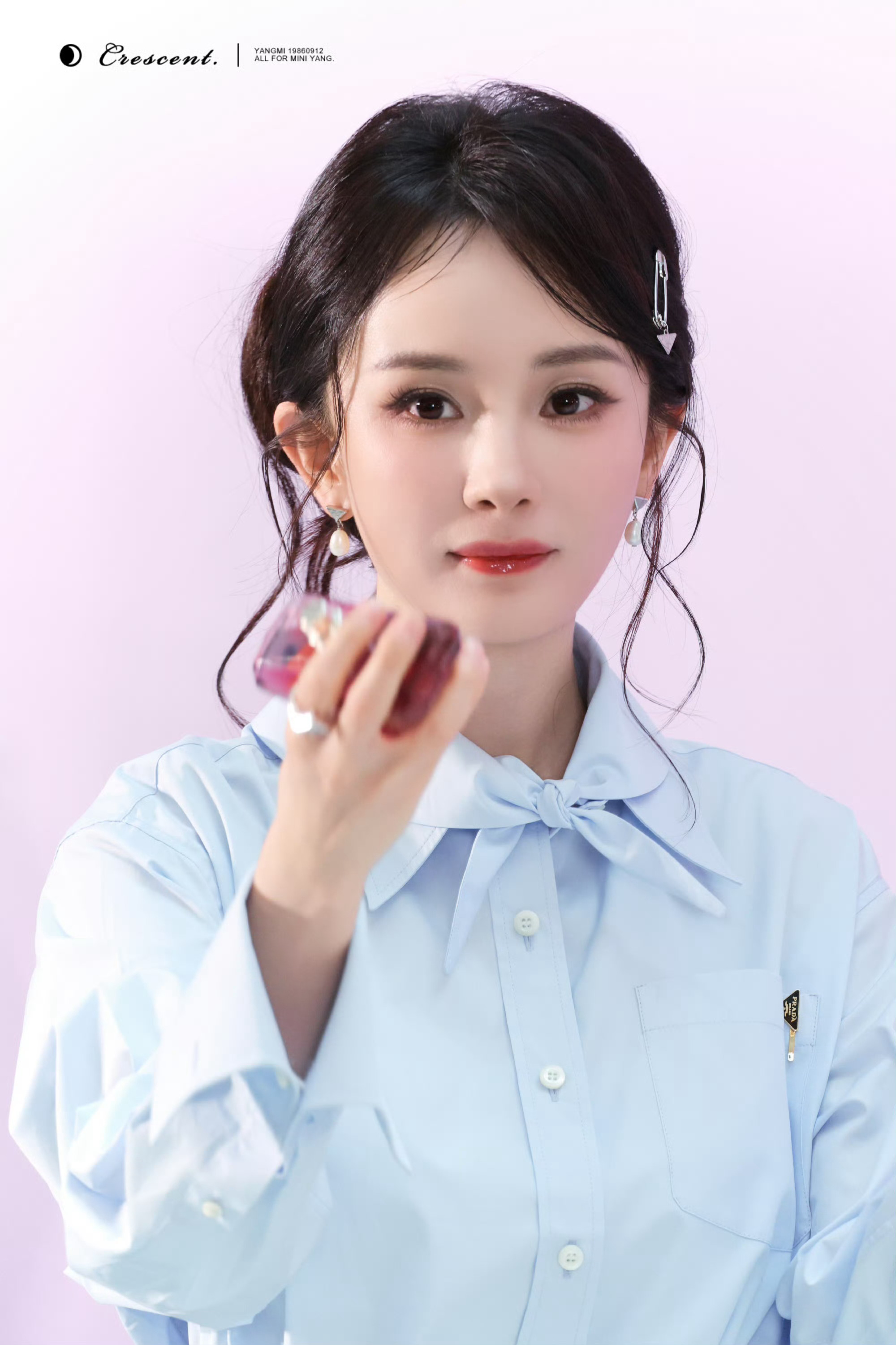 杨幂prada香氛代言人姐姐喷过的地方都是甜甜的