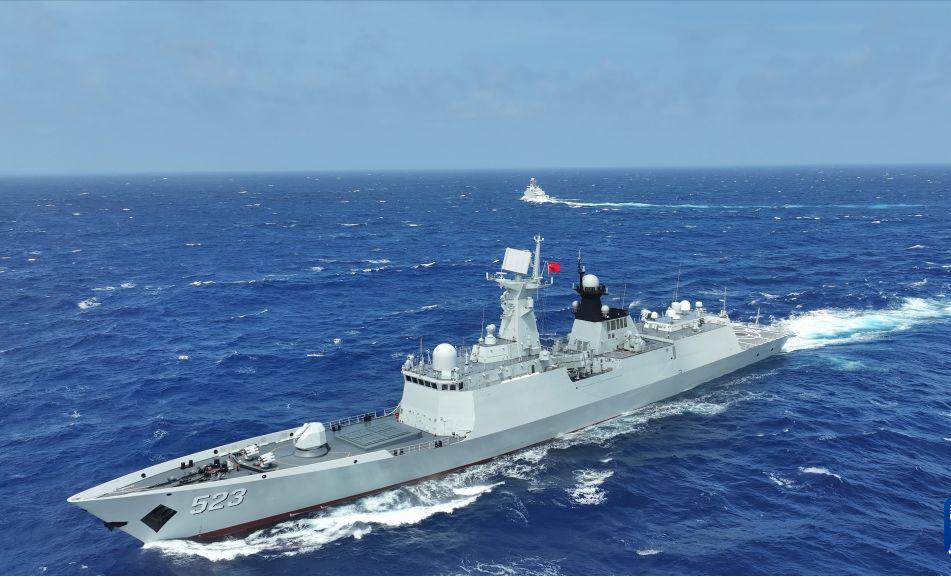 8月中旬，中国与印尼海军在台岛以东海域开展联合通航演练，表层是常规海上协作，深层