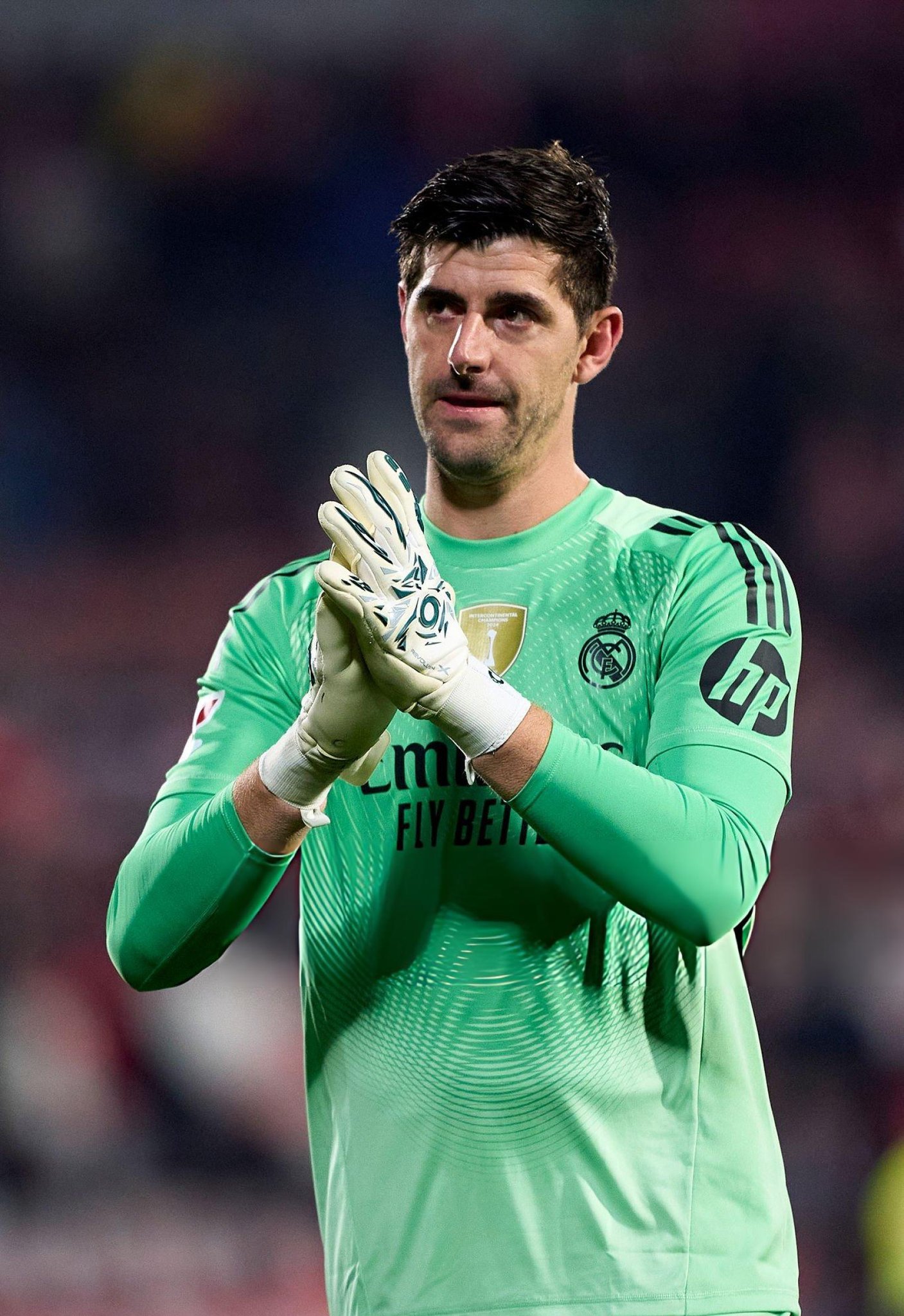 库尔图瓦原本想前往慕尼黑支持球队，但由于伤病恢复计划而无法成行。halamadr