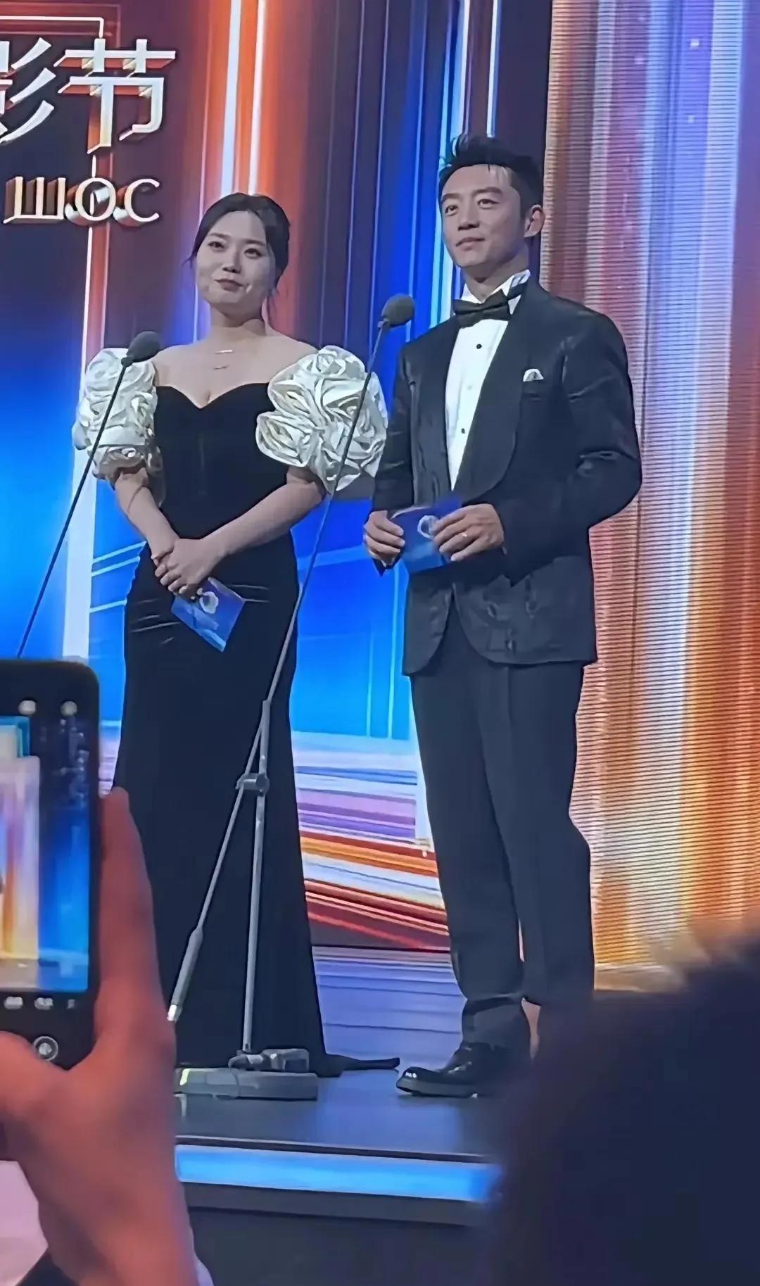 李雪琴咋就这么火呢？在我的印象里，她不是脱口秀演员吗？如今都能够在上合电影节担任