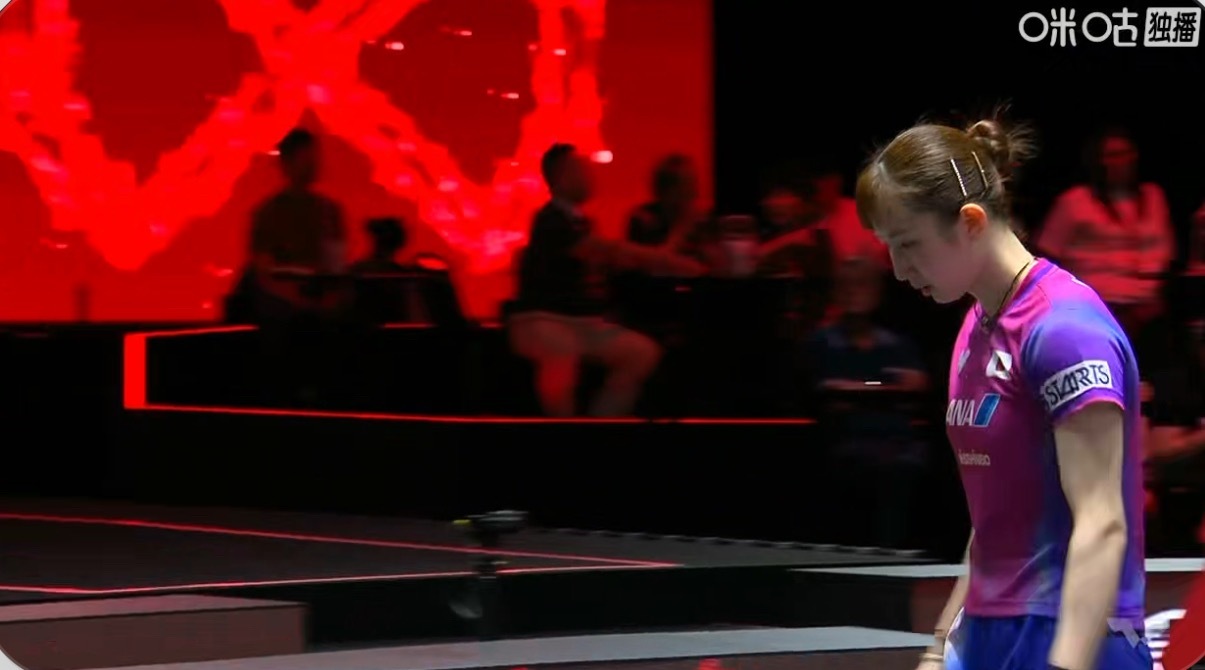 何卓佳2-2早田希娜我真不明白为什么早田就一点打不动老鸭 