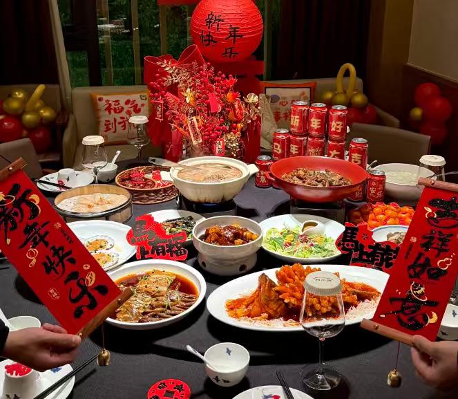 过了腊八就是年，问囧嫂要不要买点什么高端礼盒当年货，却被拒绝了。她早就在唯品会给