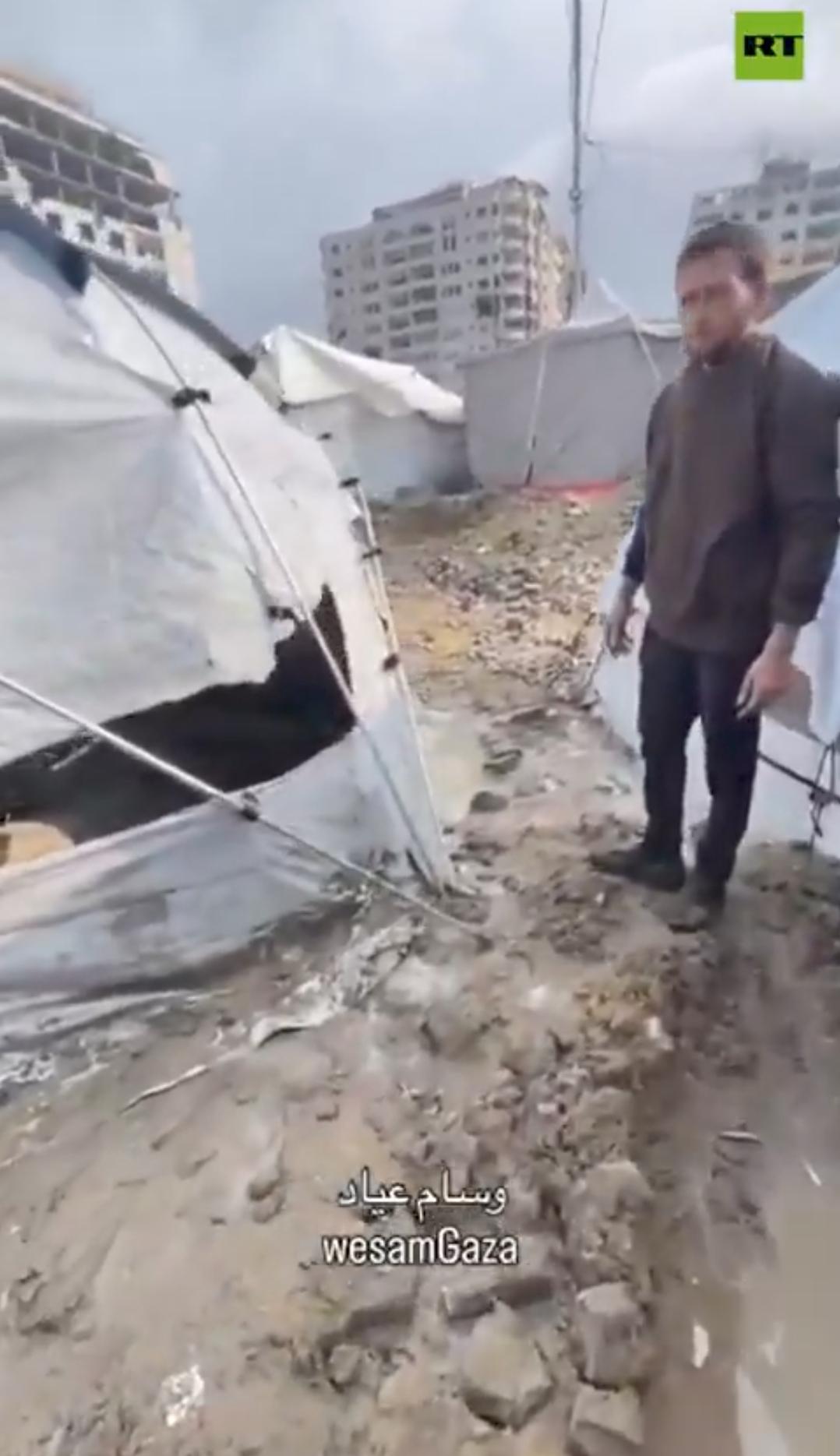 新闻快讯——暴雨和大风淹没了加沙地带流离失所家庭的帐篷——凸显出寒冬对本已饱受重