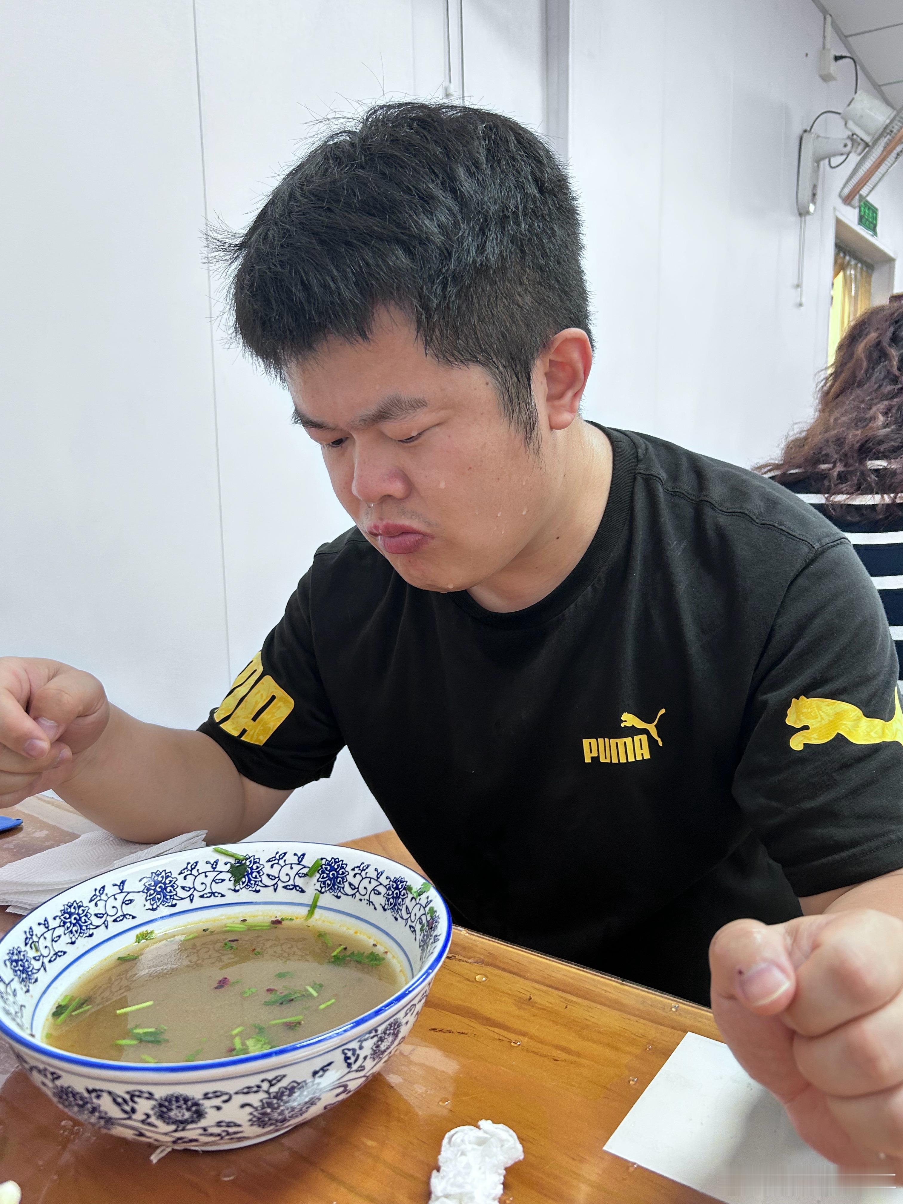 继续透一透。这满头的汗，估计有一半还是前天晚上的白酒蒸馏的[裂开][裂开][裂开