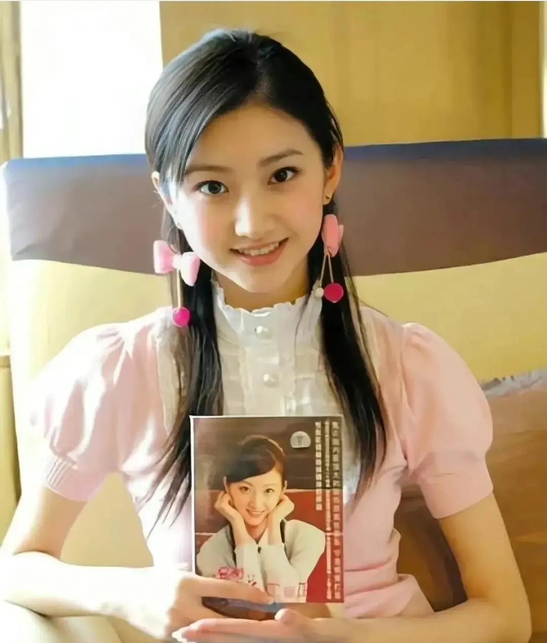 景甜
给所有养女儿的家长提了个醒，
真的别把女儿养得太单纯天真，不然长大后看人的