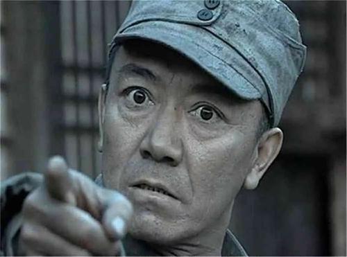 《亮剑》悲惨结局：李云龙拿楚云飞送的勃朗宁手枪自杀，妻子田雨自杀，赵刚夫妇自杀，