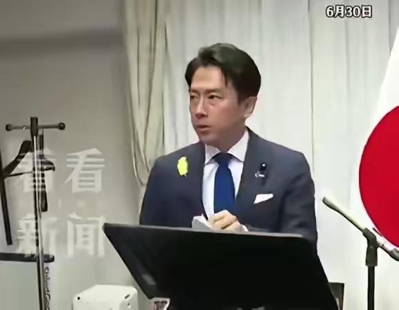 此文纯属虚构故事，请勿当真。
汉奸石平太郎跑进来，惊慌失措喊到，太君，八路把稀土