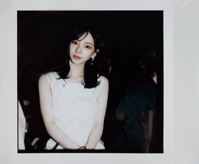 柳智敏秀场拍立得柳智敏米兰大秀拍立得 柳智敏米兰大秀拍立得 