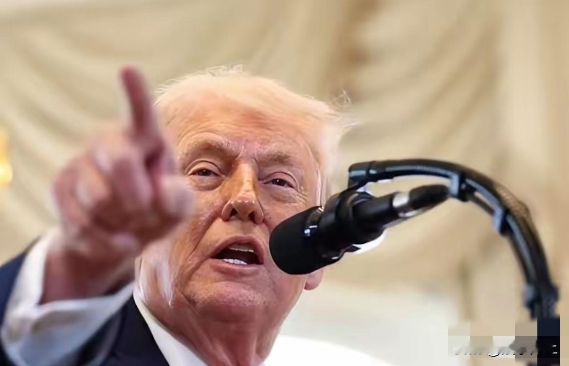 瑞士达沃斯论坛主体“对话的精神”，但特朗普可不受任何约束，上台后即“开怼”：调侃