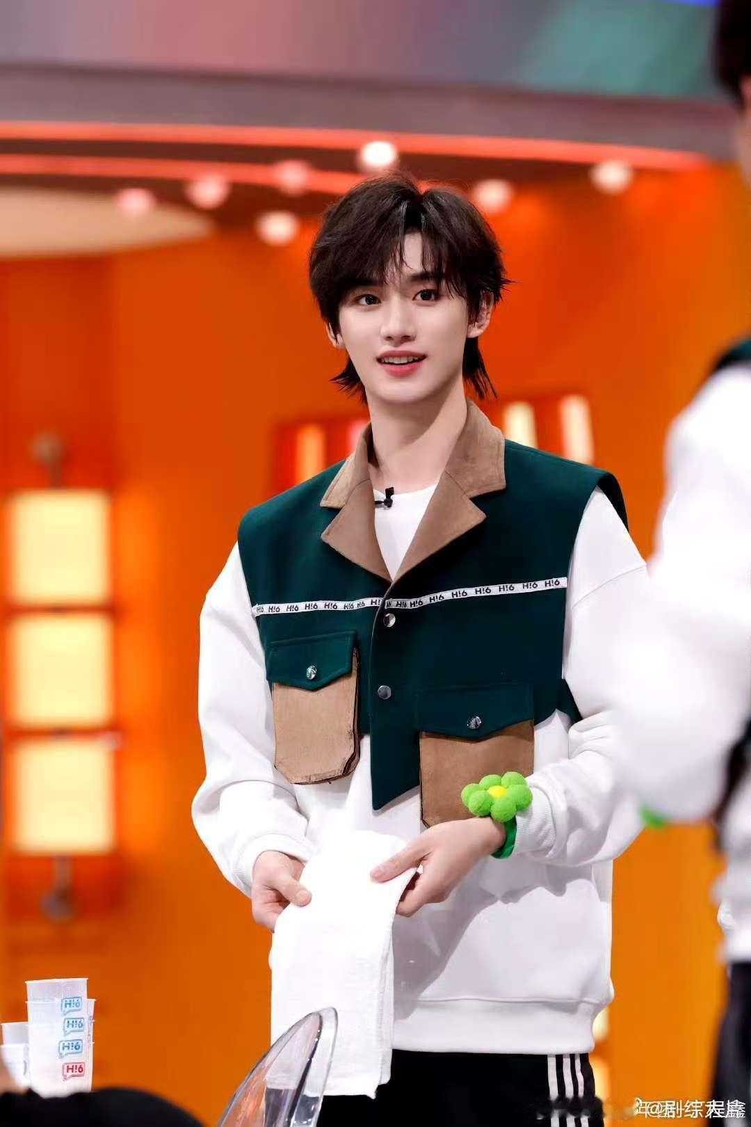 用大侦探的方式打开你好星期六  你好星期六  两大综艺梦幻联动，这谁顶得住！《大