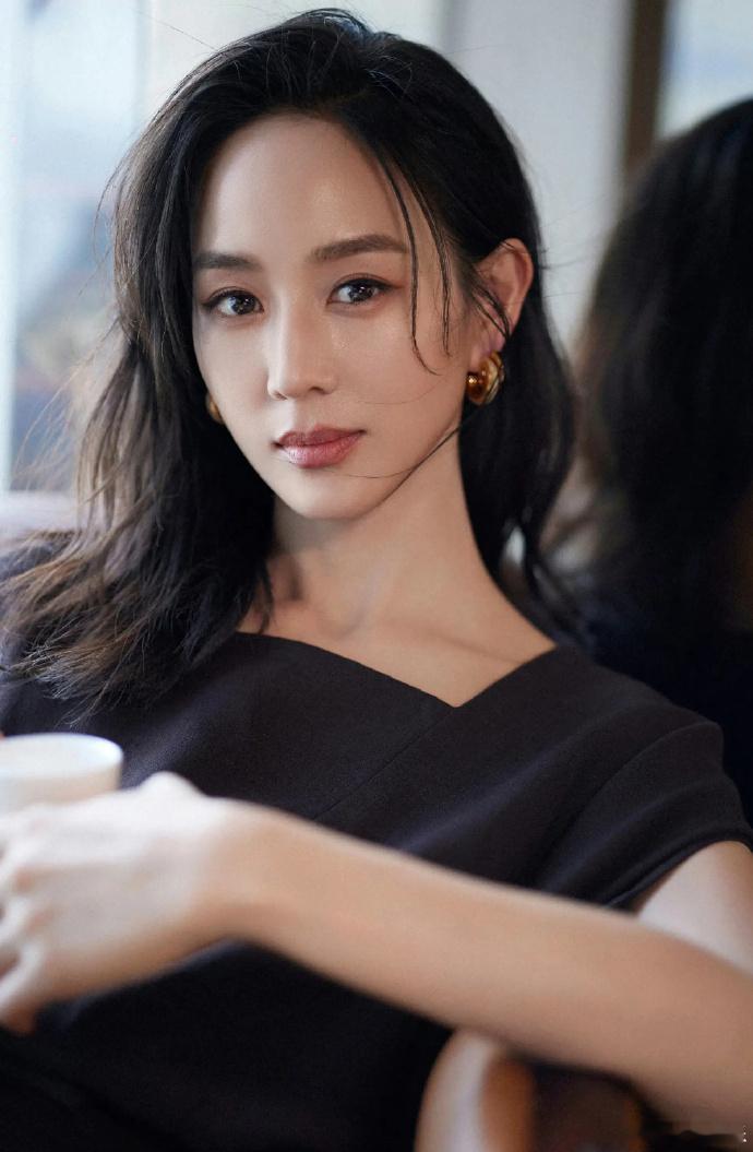 张钧甯回应是否上乘风张钧甯婉拒参加浪姐 据台媒，受访时回应若被《乘风2026》邀