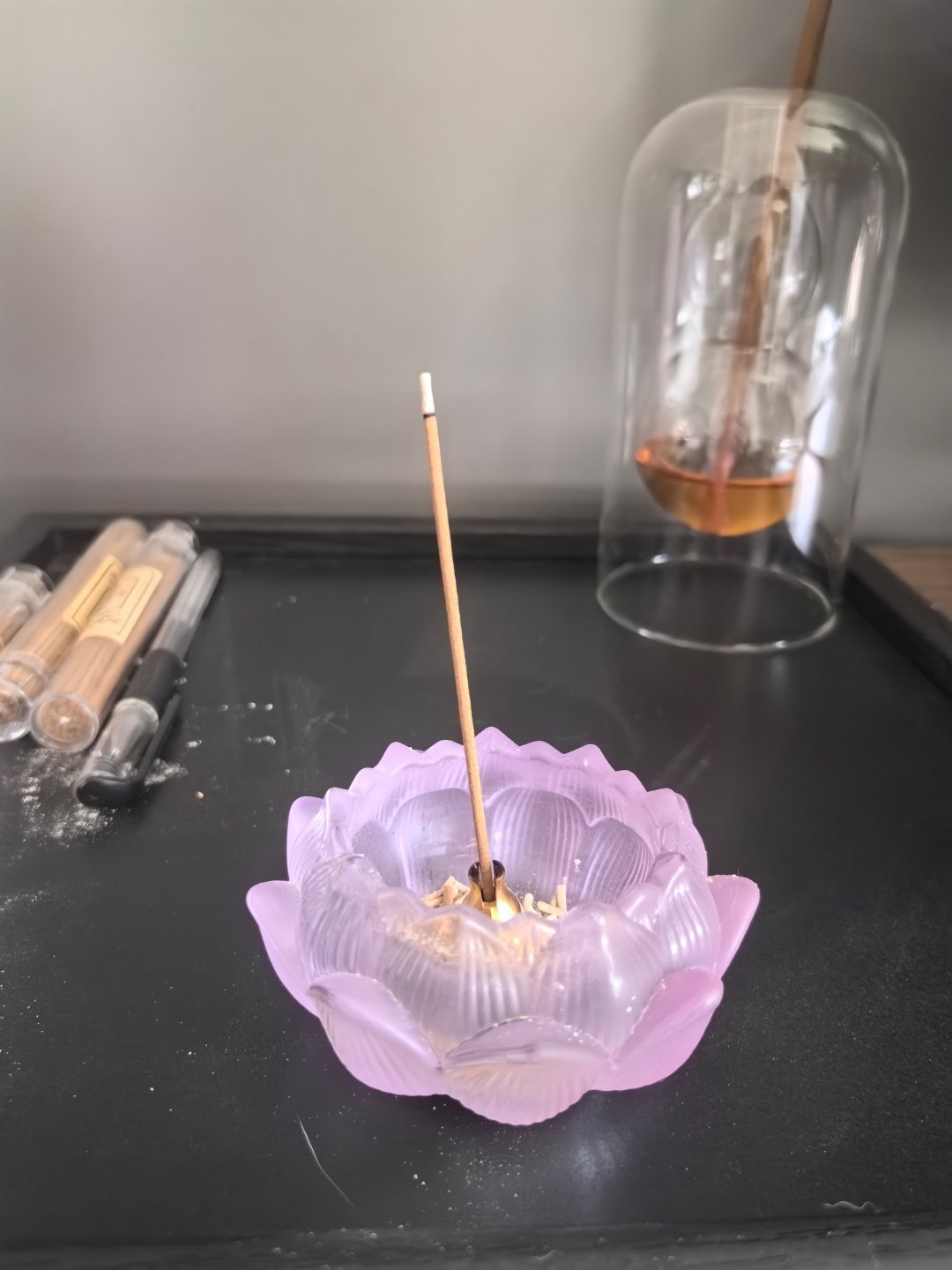 烧一根冷静冷静说实话都不想看盘了脾气被蹂躏的没谁了。你们还好吗？ 