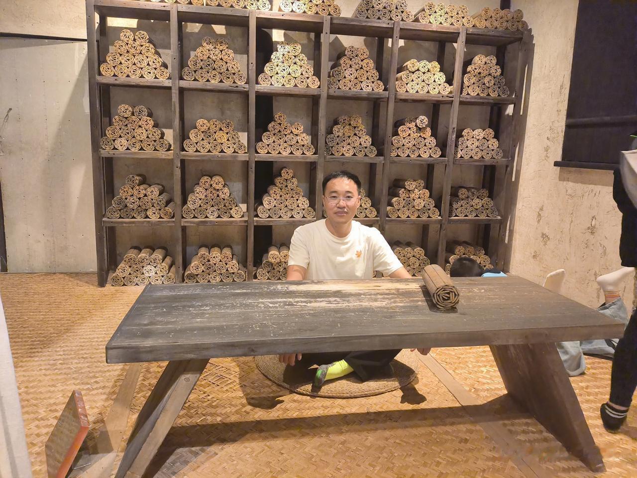 女人反感男人太抠门吗？肯定反感，不过你是帅哥，小鲜肉就女人就不在乎。长的丑的男人