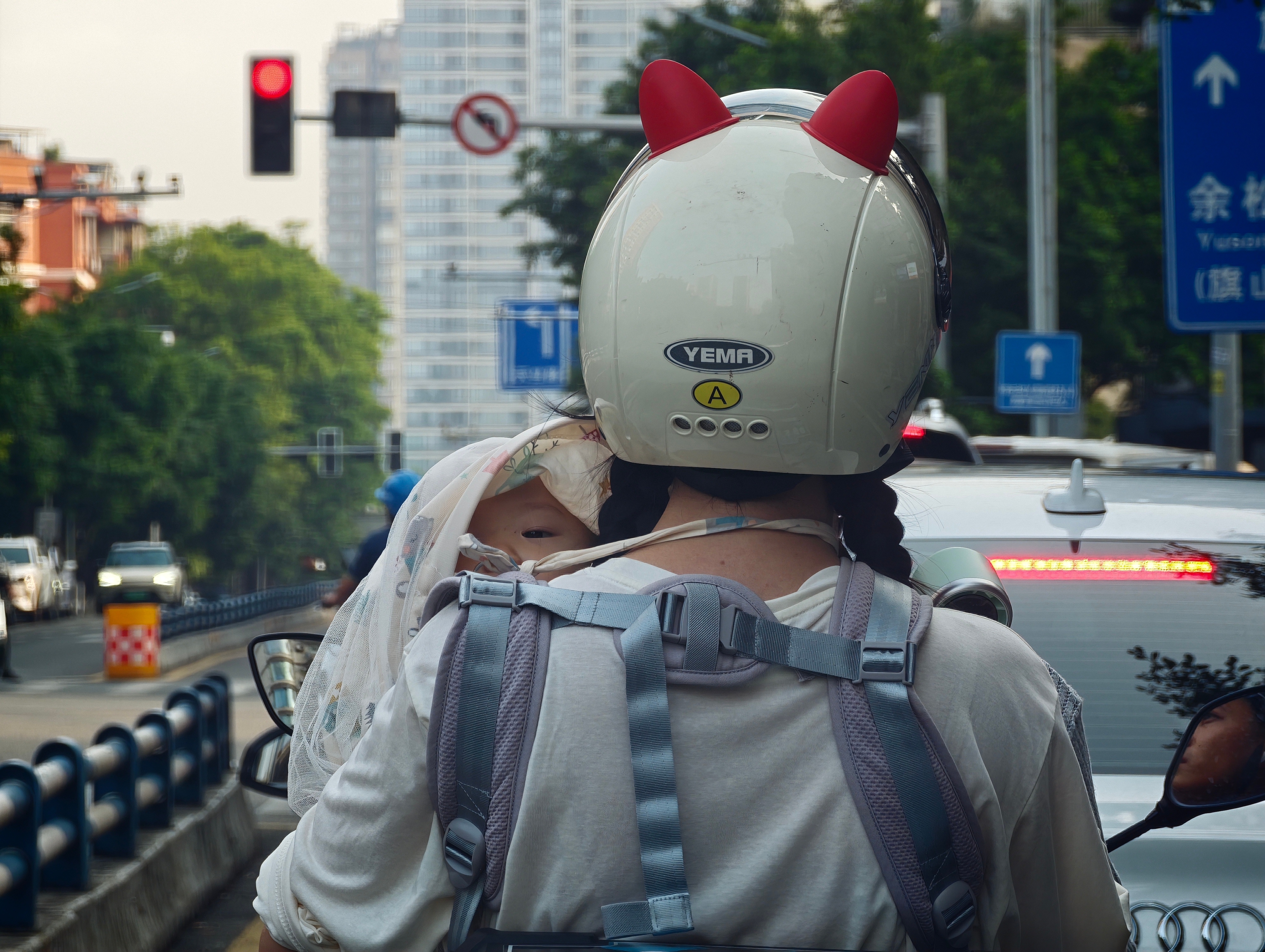 早啊，小朋友。 