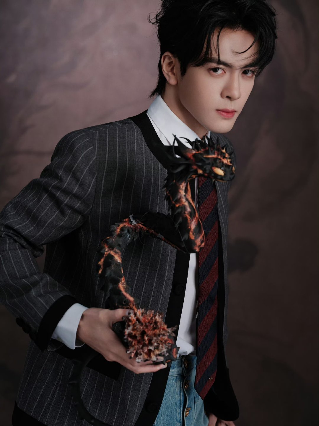 曾舜晞月鳞绮纪追剧团出图曾舜晞月鳞绮纪追剧团造型 曾舜晞月鳞绮纪追剧团造型曾舜晞