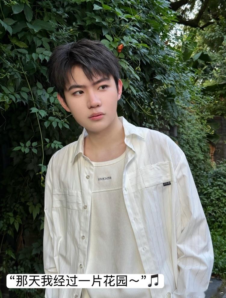 接下来向你走来的是七月plog九尾纯享版🦊与九尾共赴鑫光璀璨 🤍电竞夏日营业