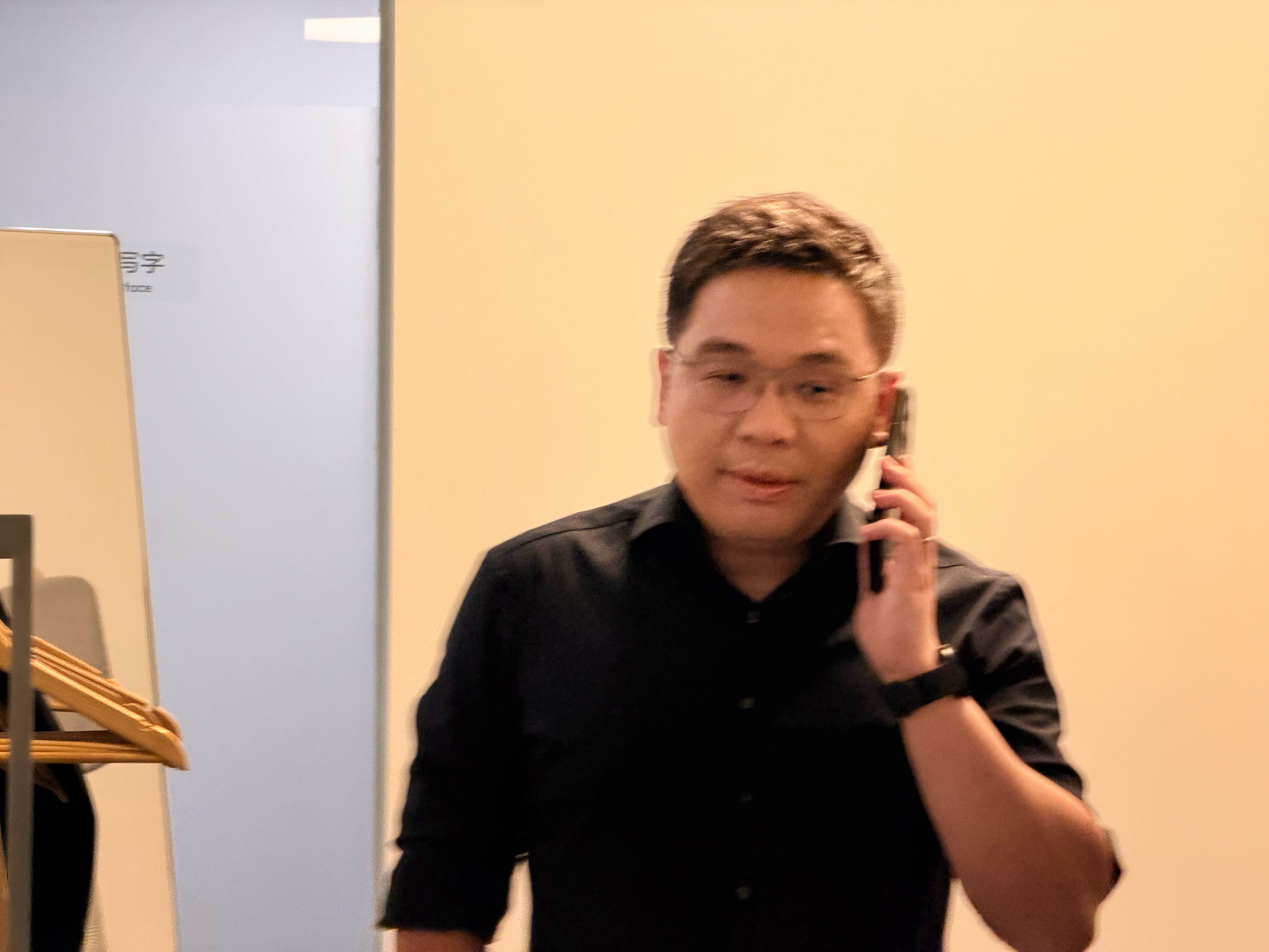 【独家】等待上场的我司艺人们理想汽车理想汽车[超话]新一代理想MEGA ​​​